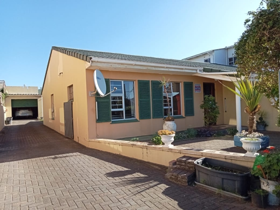 2 Bedroom Property for Sale in Quigney Eastern Cape